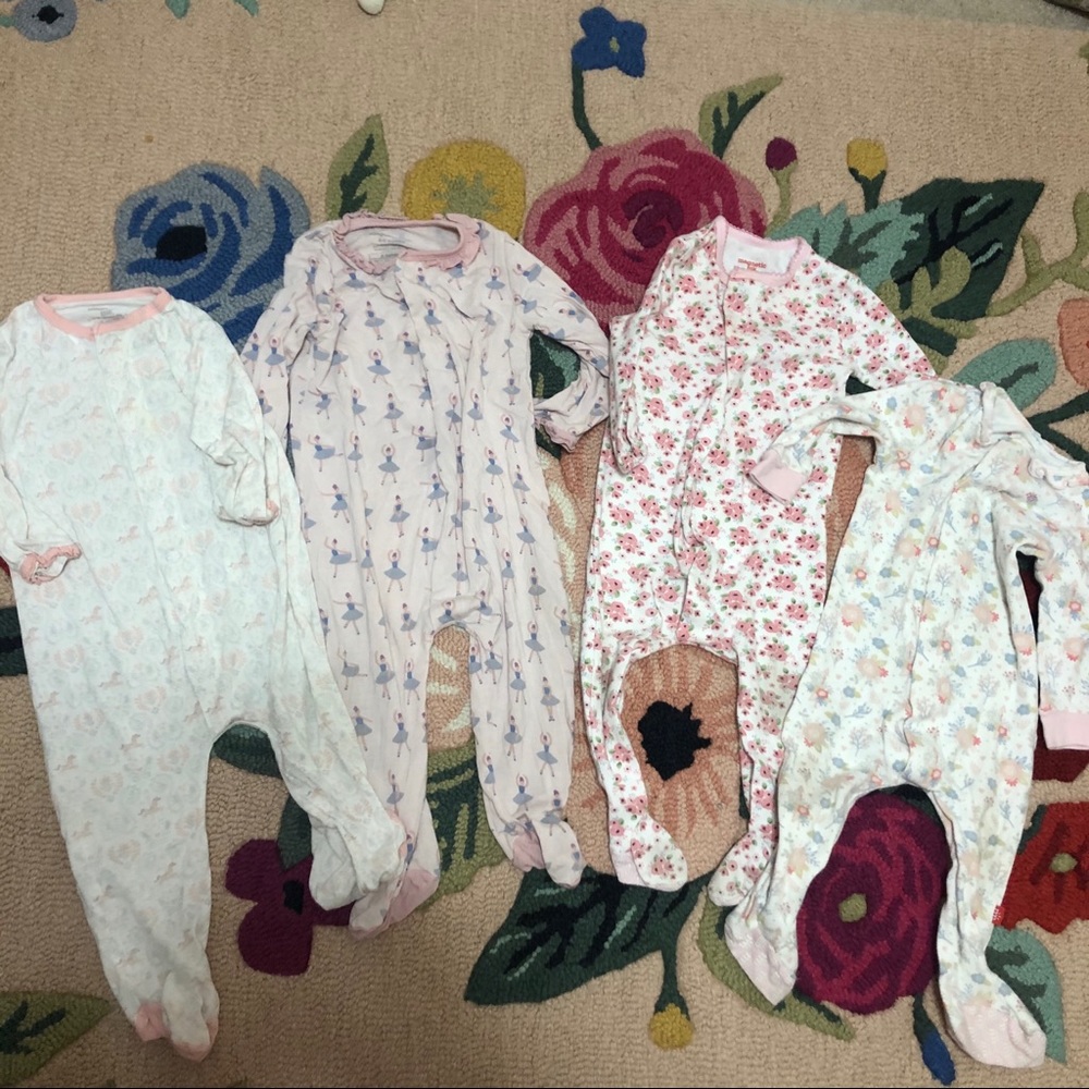 Set of 4 magnetic me girls pajamas